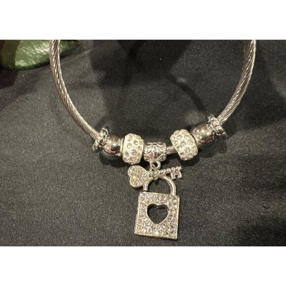 Mint Stainless Steel Heart PadLock Crystals Charm Silvertone Bangle Bracelet NEW - Picture 1 of 5
